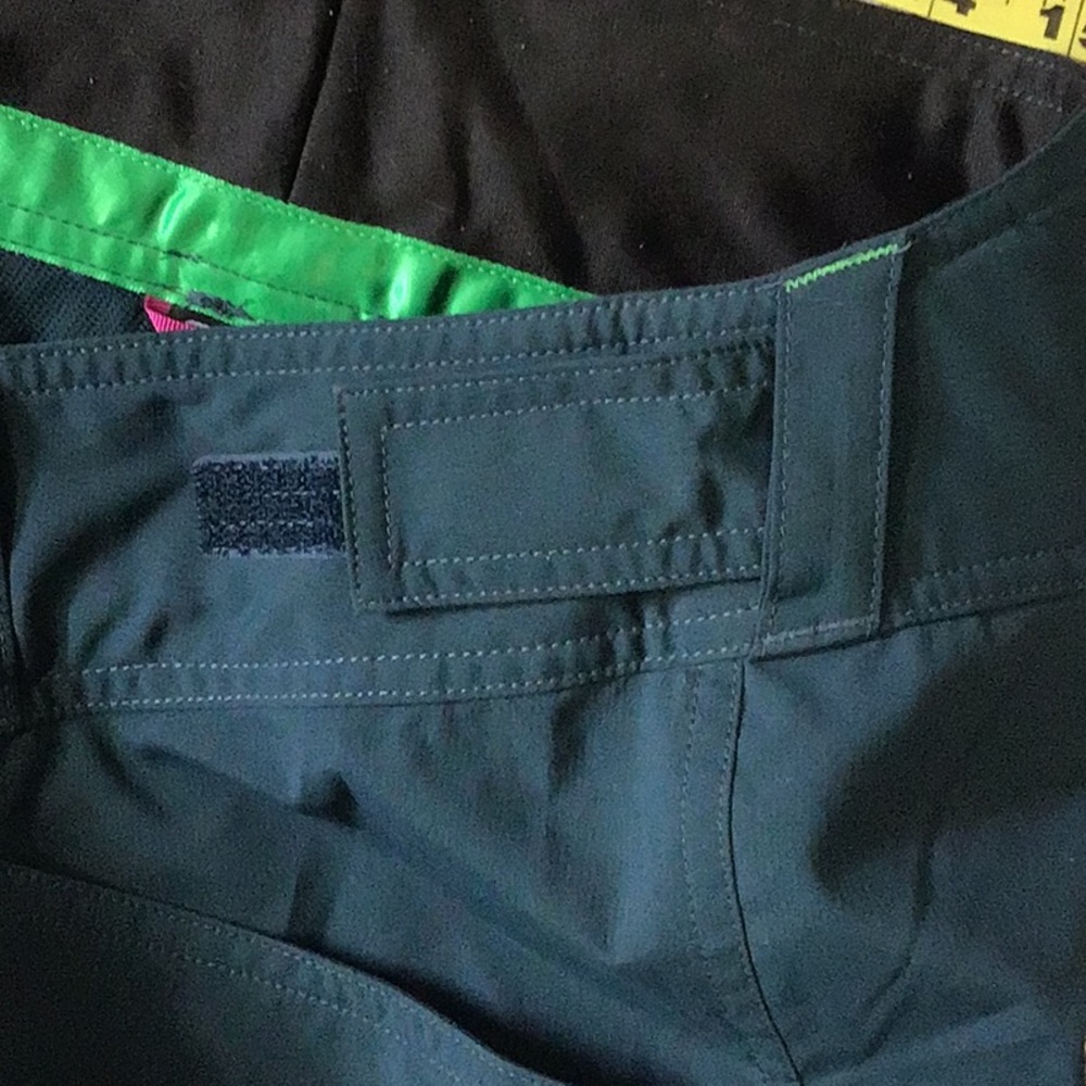 The North Face blue/green shorts with pockets - Picture 6 of 16